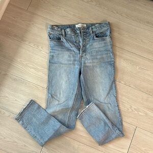 Aritzia Yoko High Rise Slim